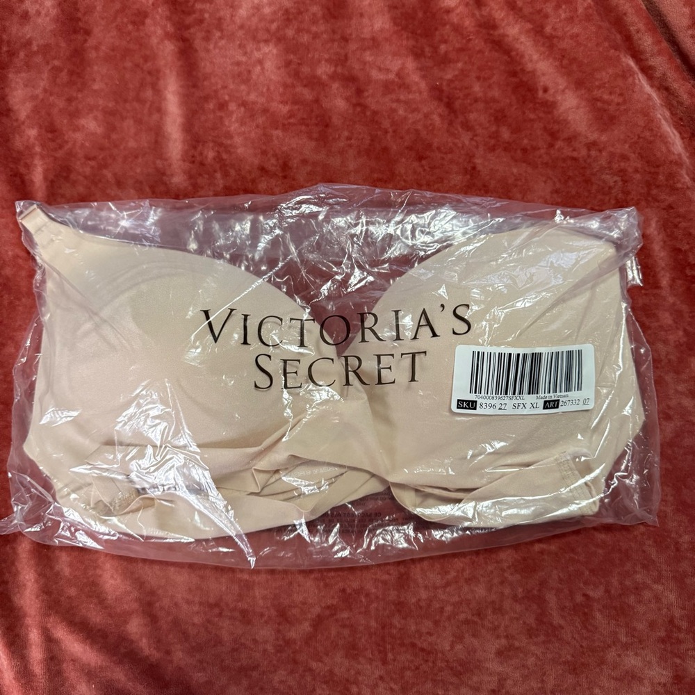 VS PINK Loungin' Wireless Push-Up Bra Marzipan